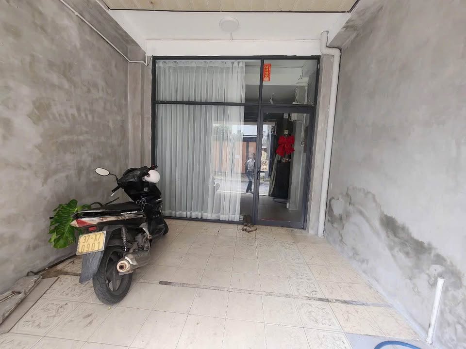 Nhà mặt tiền Duy Tân, Phú Nhuận 70m² giá 16 triệu - Không gian lý tưởng cho kinh doanh!