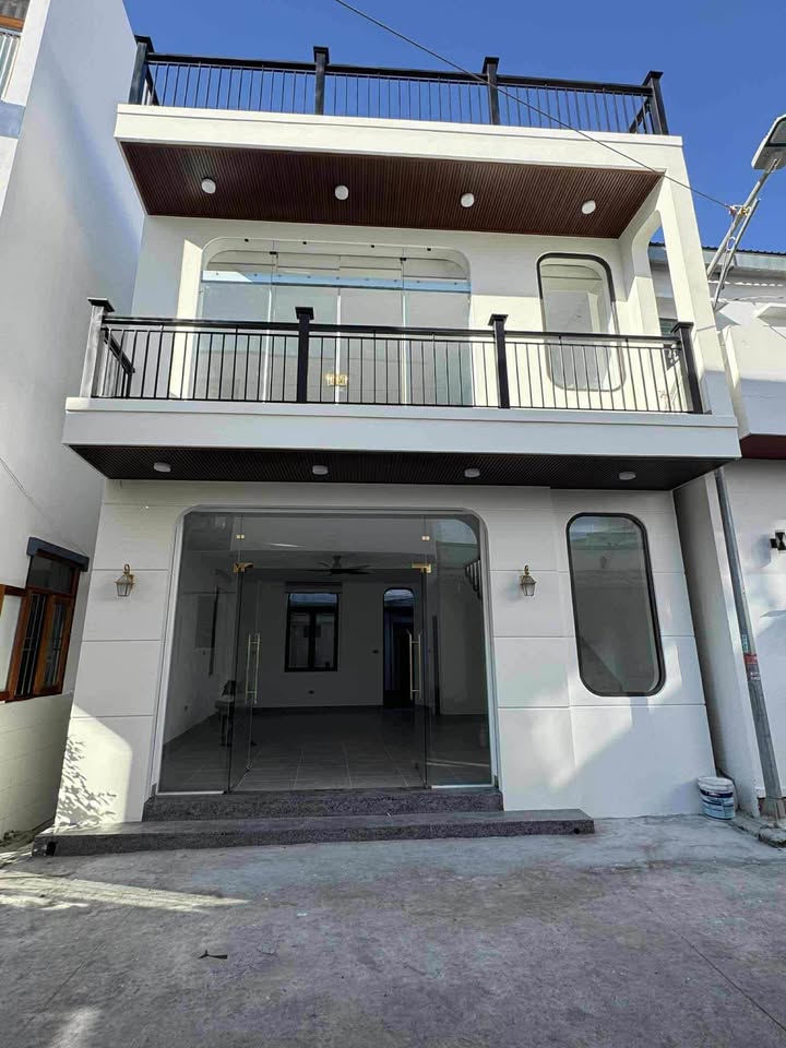 Cho thuê văn phòng tại đường 16/4, Khánh Hòa - Mặt bằng rộng rãi lý tưởng cho kinh doanh!