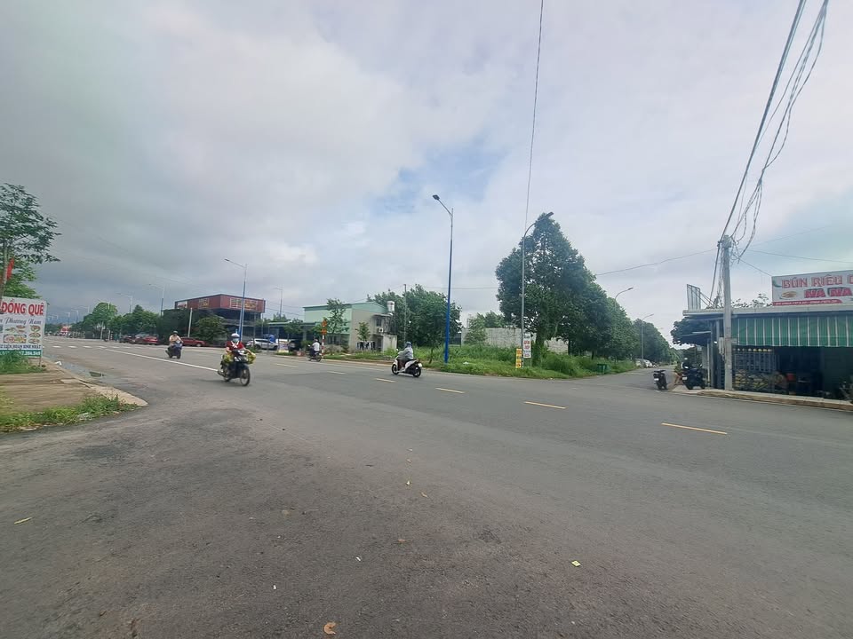 Đất 1000m² 2 mặt tiền Minh Thành - Sẵn sổ đỏ, giá chỉ 4.xxx triệu!