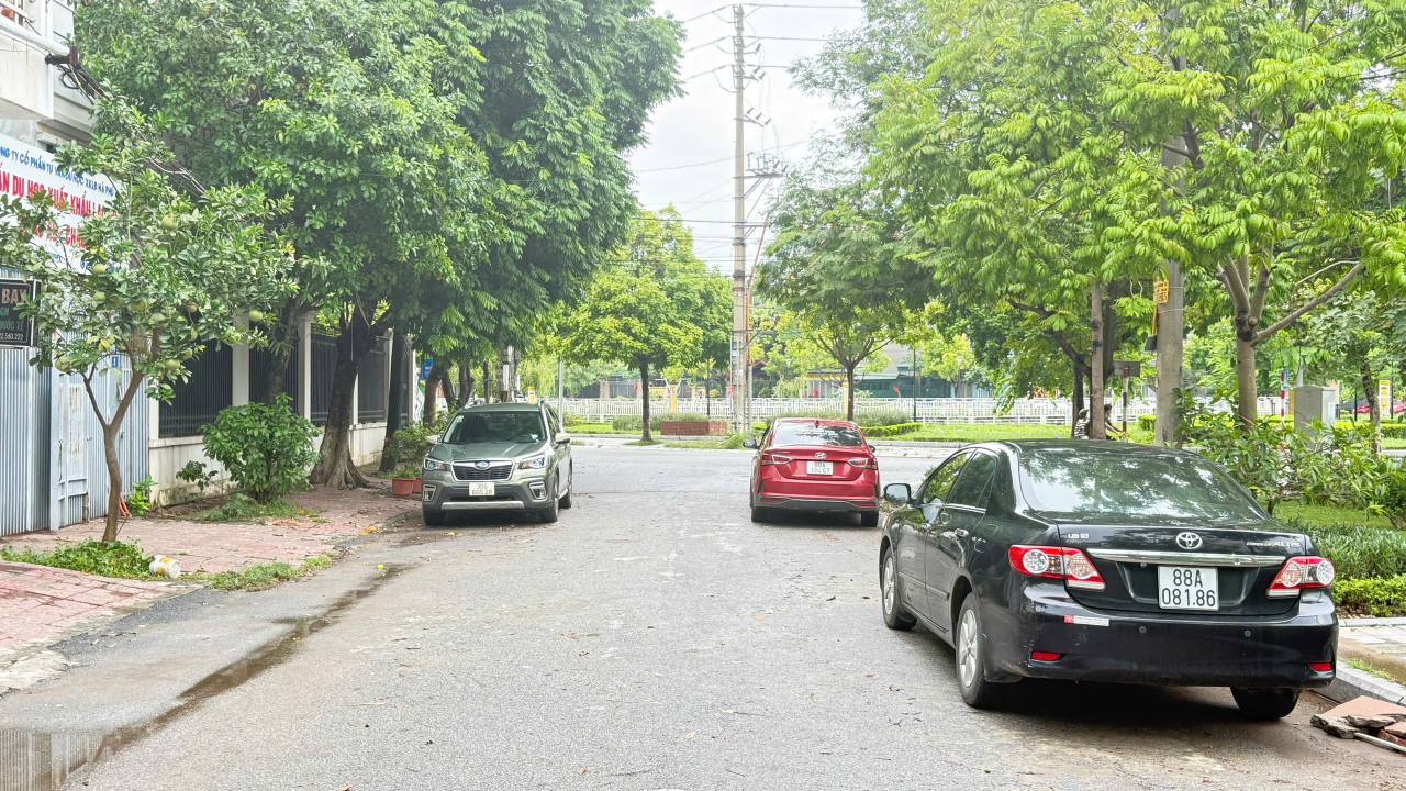 Đất tặng nhà 2 tầng Liên Bảo Vĩnh Yên 110m² giá 5 tỷ - Vị trí đẹp, không gian thoáng đãng