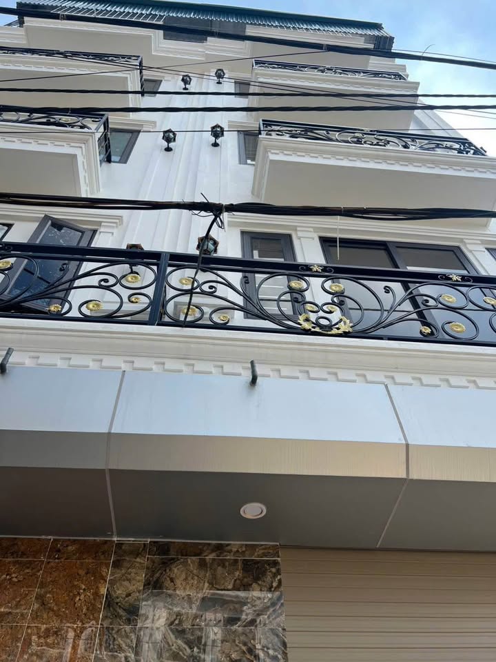 Nhà Biên Giang 40m² giá 3 tỷ - Sổ đỏ chính chủ, giao dịch ngay!