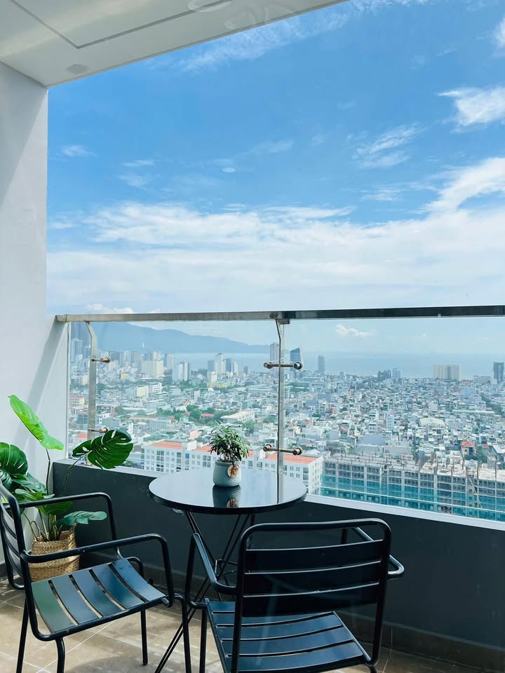 Căn hộ The Monarchy Đà Nẵng 2PN giá từ 15 triệu - View sông Hàn tuyệt đẹp!