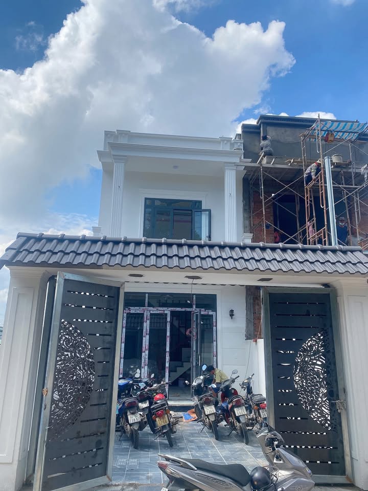 Nhà lầu mặt tiền kinh doanh Trảng Bom, 100m² giá 2.5 tỷ - Sổ hồng riêng