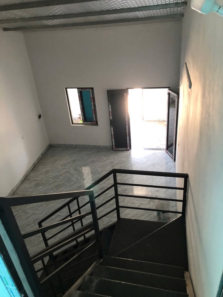 Nhà cấp 4 phố Đại Lộ Ninh Sở 60m² giá 1.5 tỷ - Ô tô đỗ cửa tiện lợi!