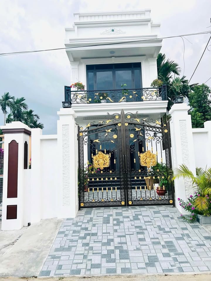 Nhà Tân Cổ Điển Biên Hòa 100m² giá 2.2 tỷ - Thanh toán trước 700 triệu, dọn vào ở ngay!