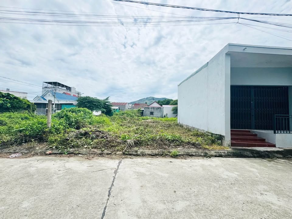 Đất Tái Định Cư Diên Toàn - Diên Khánh 116m² giá 2.1 tỷ - Đường bê tông rộng rãi!