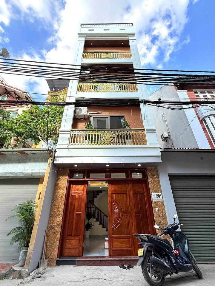 Nhà mặt ngõ Vĩnh Tuy, 60m², 5 tầng thang máy - Kinh doanh sầm uất!