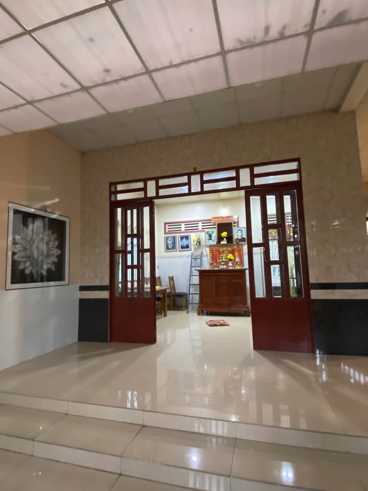 Nhà đẹp nghỉ dưỡng tại xã Mỹ Hòa Hưng, Long Xuyên, An Giang 299m² - Thiết kế hiện đại, giá chỉ 2 tỷ!