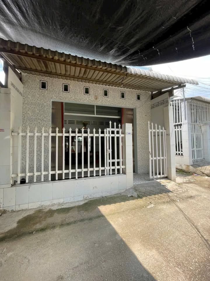Nhà cấp 4 cho thuê tại Bình Đức, Long Xuyên, 59m² chỉ 2.2 triệu/tháng - Gần nhà máy gạch ACC!
