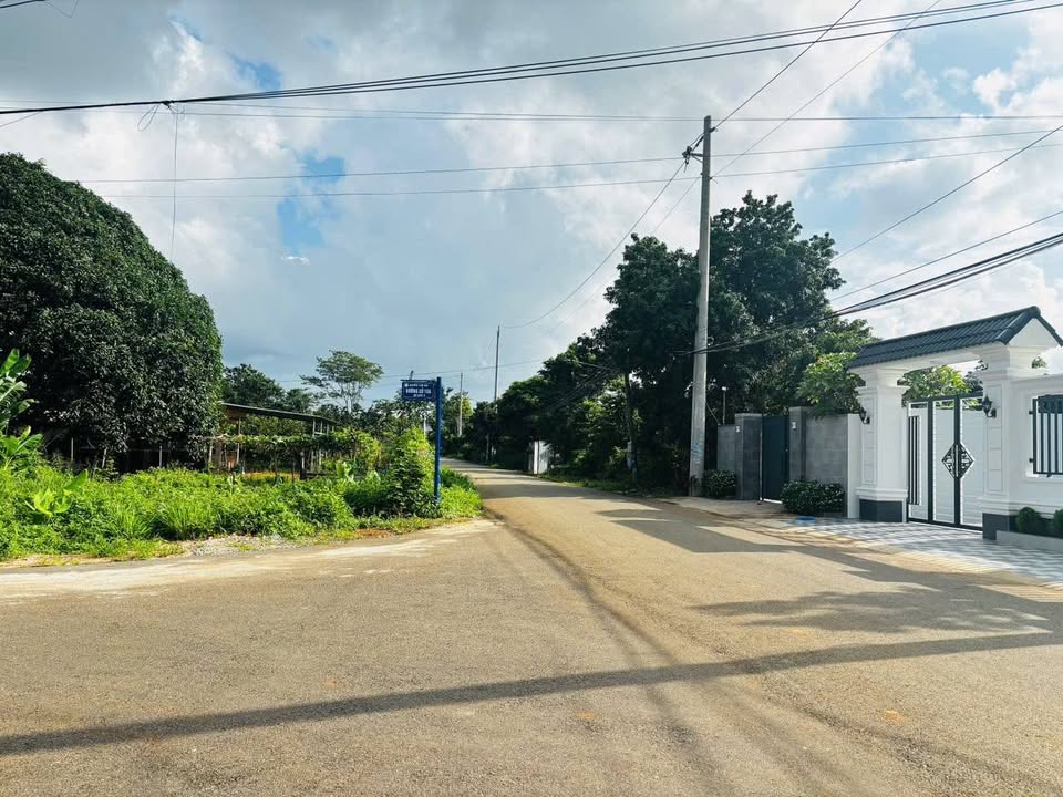 Lô đất góc 2 mặt tiền đường 15 Hòa Long, 176m² giá 2.58 tỷ - Đầu tư sinh lời ngay!