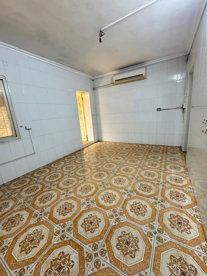 Căn hộ Tập thể tầng 1 Láng Hạ 120m² giá 5 tỷ - Cơ hội đầu tư hiếm có!