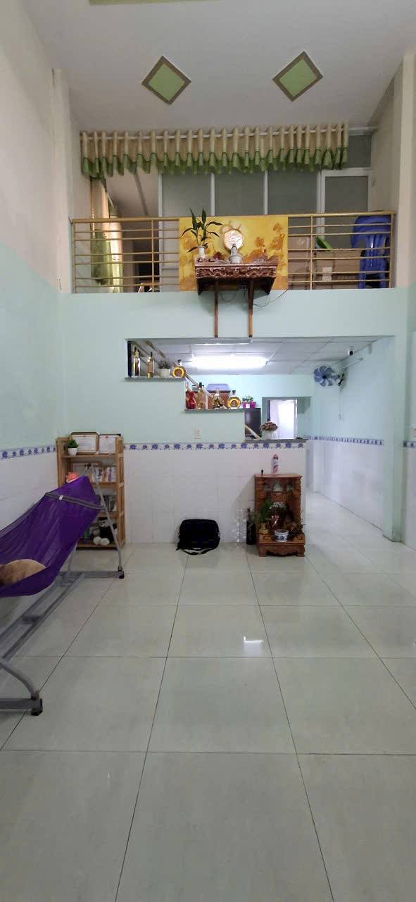 Bán nhà Hóc Môn 56m² giá 2.35 tỷ - Sổ hồng riêng, chỉ cần xách vali vào ở!