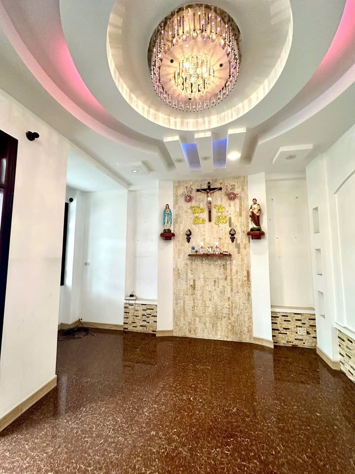 Nhà phố 1 trệt 2 lầu tại phường Tân Hòa, Biên Hòa - Giá 5.1 tỷ, sẵn sàng vào ở!