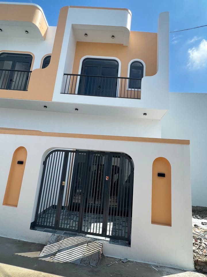 Nhà 2 tầng Rạch Giá 40m² giá 1.45 tỷ - Ô tô tới nhà, full nội thất!