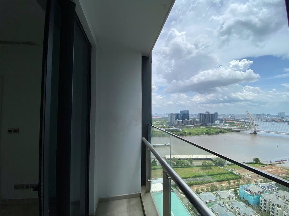 Căn hộ Vinhomes Golden River 68m² giá 24 triệu - View sông cầu Bason tuyệt đẹp!