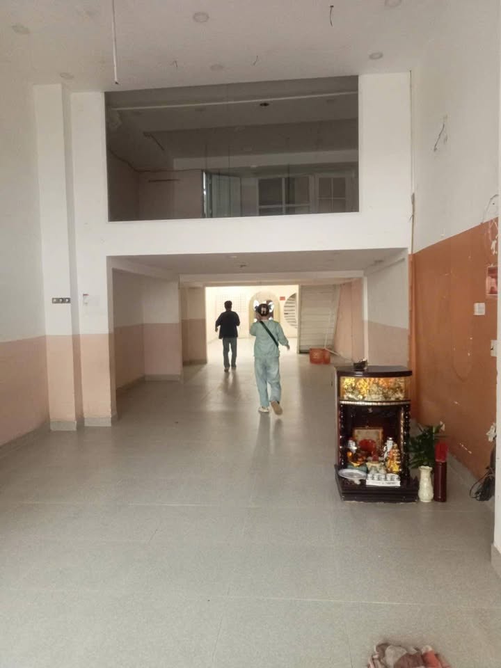 Bán nhà 3 tầng mặt tiền đường Lý Thường Kiệt, Buôn Ma Thuột 300m² - Khu phố kinh doanh sầm uất