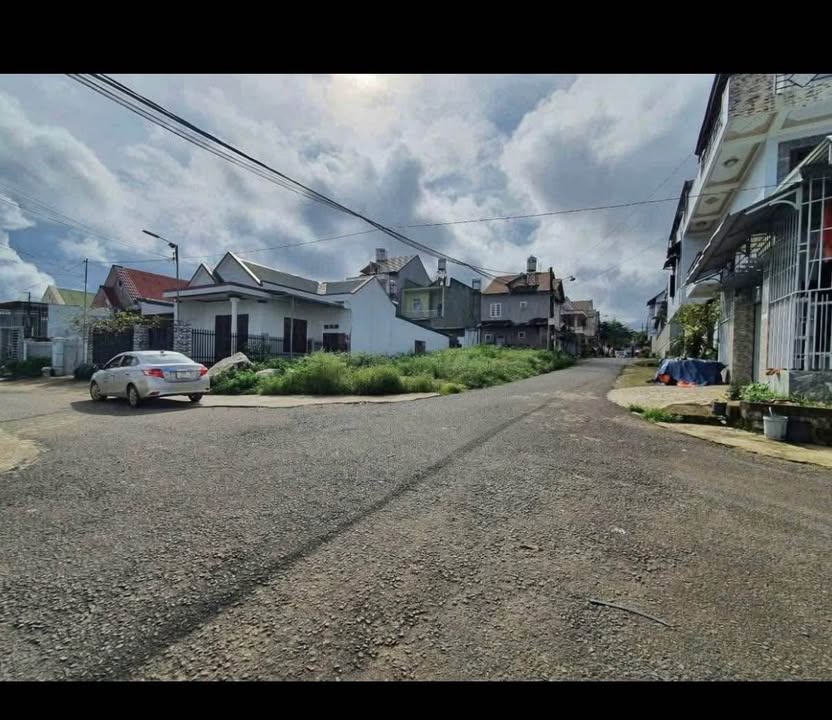 Nhà phố đường Phú Thứ, Bảo Lộc 130m² giá 3.8 tỷ - Khu dân cư an ninh thân thiện!