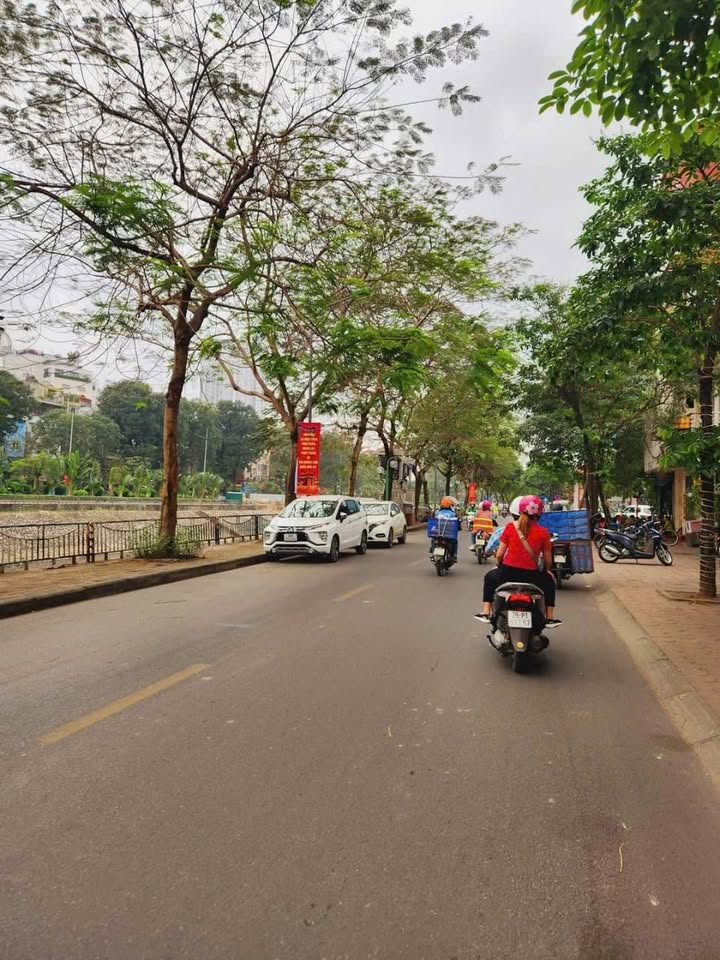 Nhà mặt phố Nguyễn Ngọc Vũ, Cầu Giấy 73m² giá 11.2 tỷ - Sổ đỏ chính chủ, giao dịch ngay!