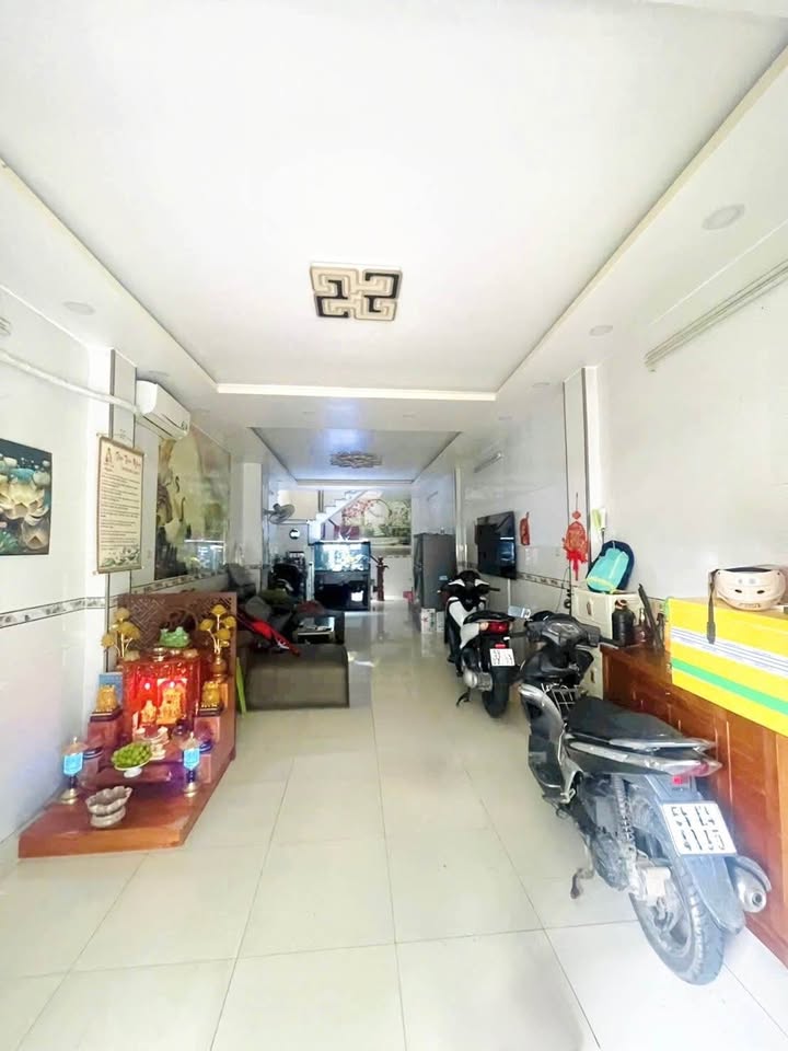 Nhà 2 tầng Tân Hương 53m² giá 6.1 tỷ - Đường nhựa thông 7m, tiện ích đầy đủ!