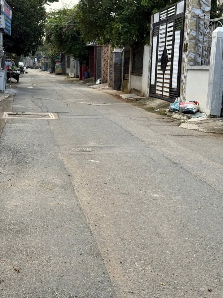 Nhà mặt tiền Phan Đăng Lưu, Dĩ An 160m² giá 6 tỷ - Cơ hội vàng cho đầu tư!