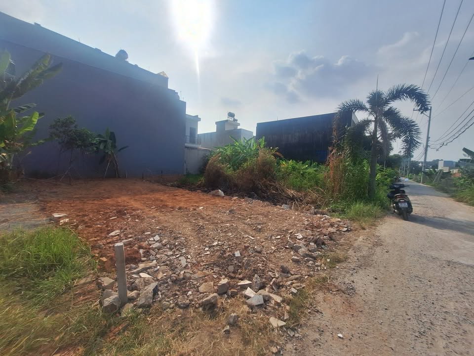 Đất mặt tiền Nguyễn Xiển Thủ Đức 97m² giá 4 tỷ - Sổ hồng riêng, tiện xây mới!