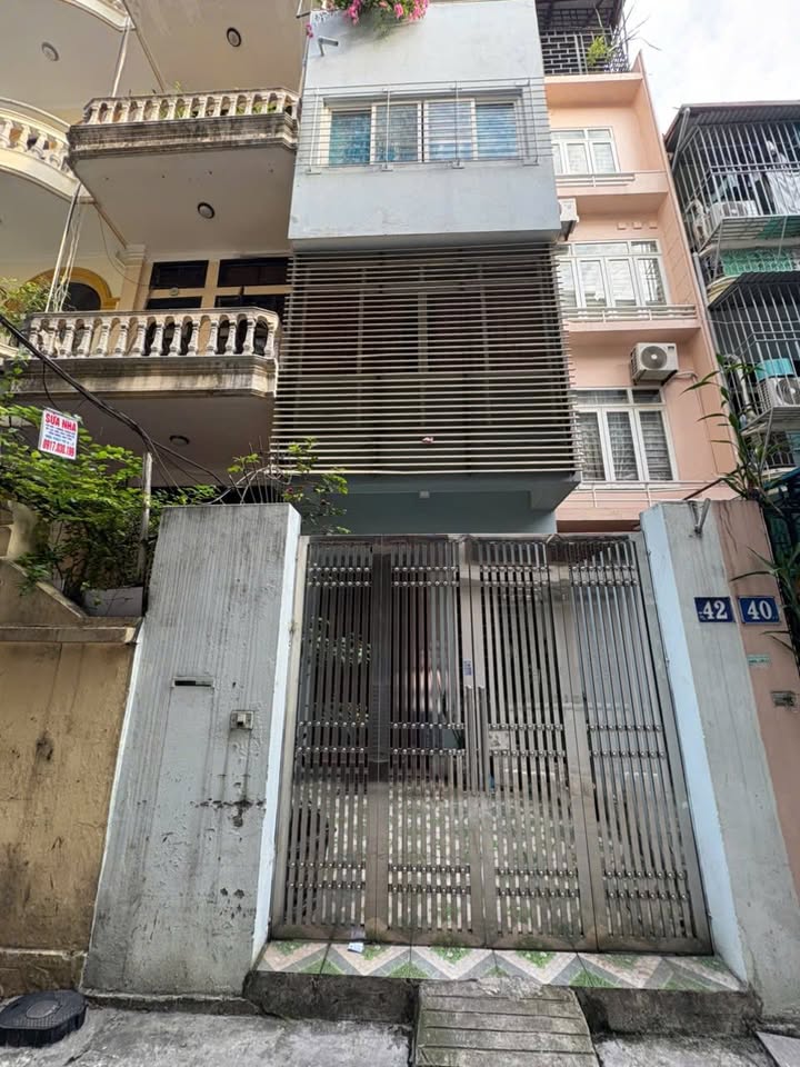 Nhà phố Pháo Đài Láng 70m² - Pháp lý rõ ràng, an ninh tốt!