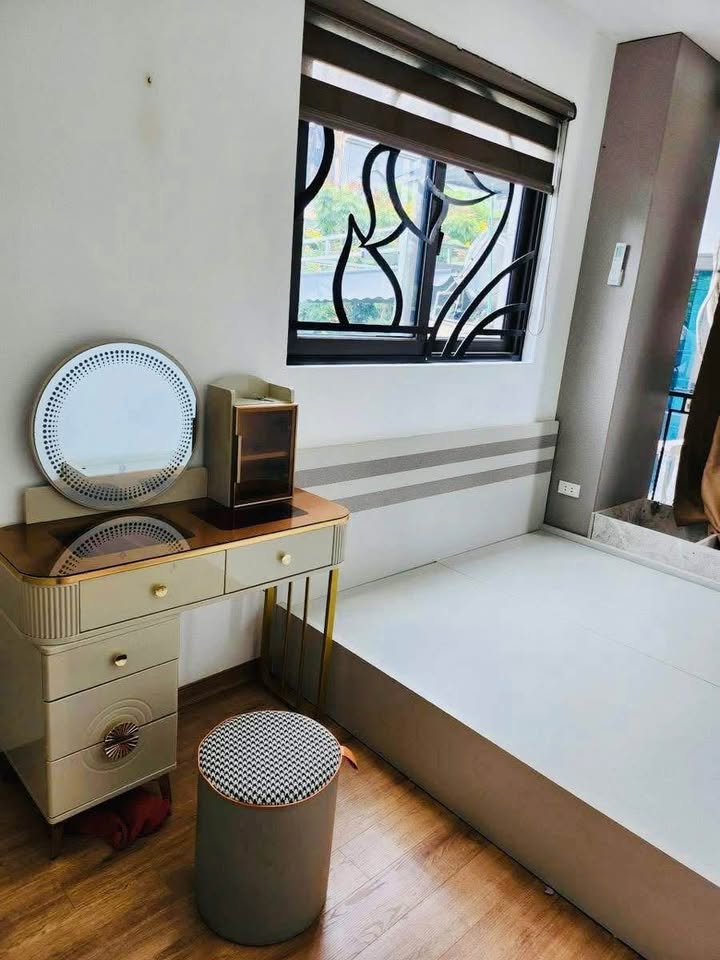 Nhà 5 tầng phố Hàng Bún, quận Ba Đình 20m² giá 6 tỷ - Kinh doanh sầm uất!