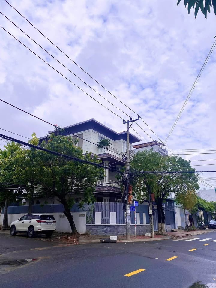 Nhà 3 Tầng 2 Mặt Tiền Đường Trương Hán Siêu, Phước Long, Nha Trang 165m² - Để lại nội thất cao cấp!