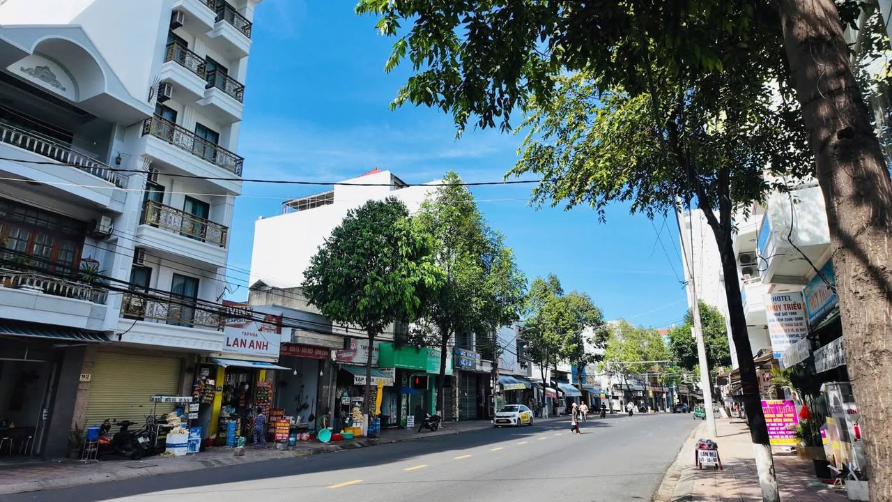 Nhà hẻm Hoàng Diệu, Vĩnh Nguyên 95m² giá 7 tỷ - Gần biển, tiện ích đầy đủ!