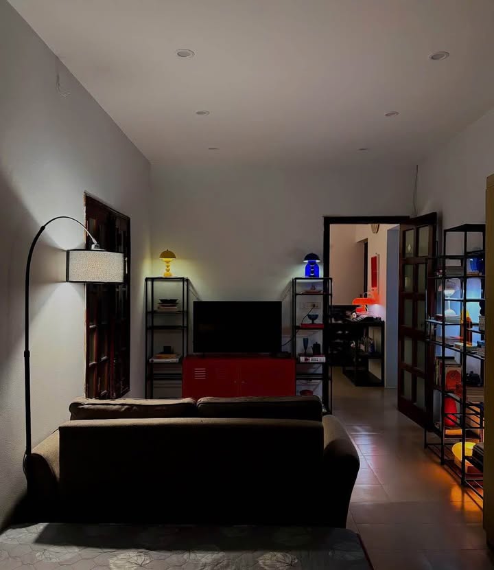 Căn hộ tập thể cho thuê tại Thọ Lão, quận Hai Bà Trưng, 80m² - Không gian thoáng đãng, tiện nghi đầy đủ!