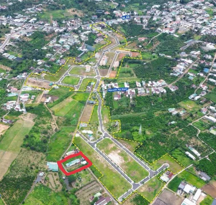 Nhà góc 2 mặt tiền Nguyễn Bá Ngọc, Bảo Lộc 500m² giá 3.85 tỷ - Cơ hội đầu tư tuyệt vời!