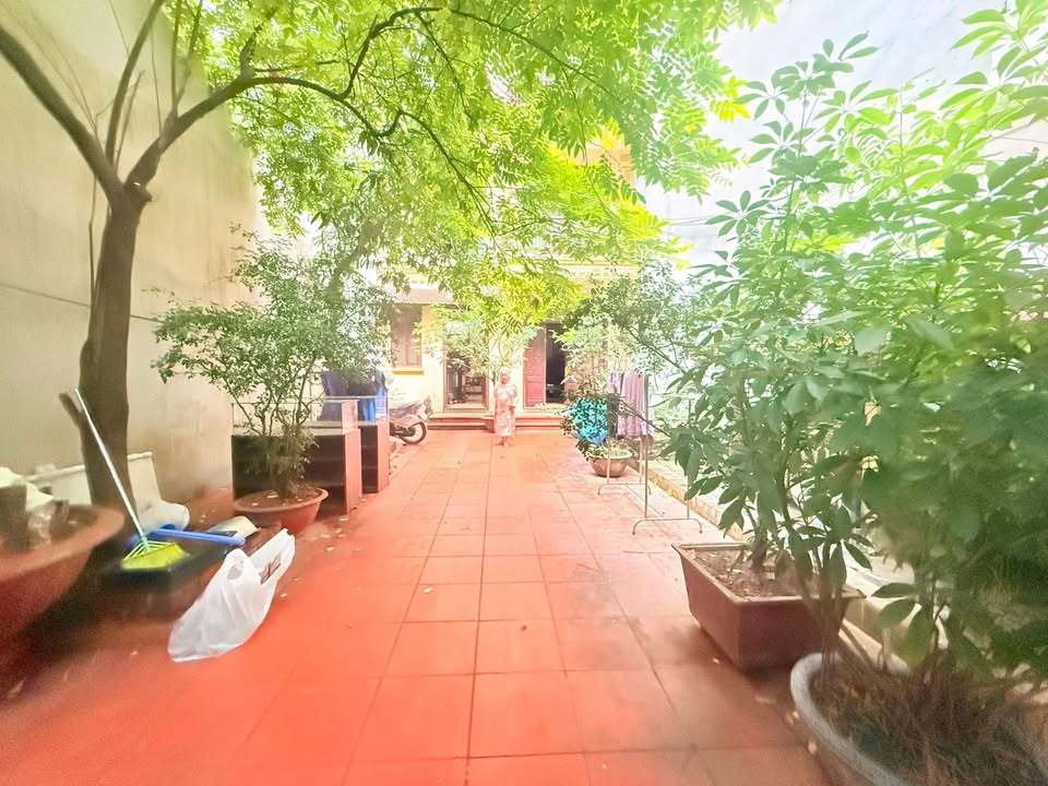 Biệt thự sân vườn Thụy Khuê 151m² giá 40.5 tỷ - Ô tô vào nhà, gần hồ Tây!