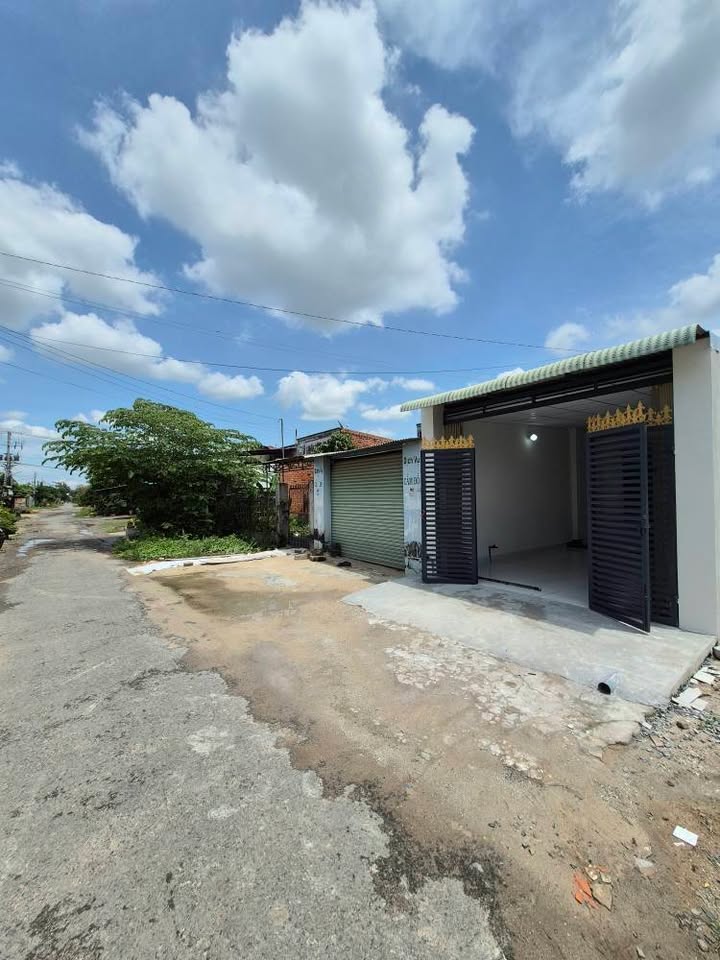 Nhà phố Hòa Thành, Tây Ninh 95m² giá 1.19 tỷ - Đầy đủ công năng, sẵn sàng vào ở!