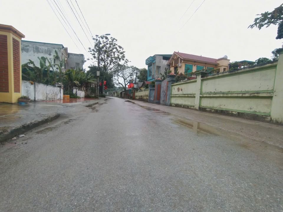 Nhà 2 tầng Quảng Thành 168m² giá chỉ 2 tỷ - Sẵn sàng vào ở!