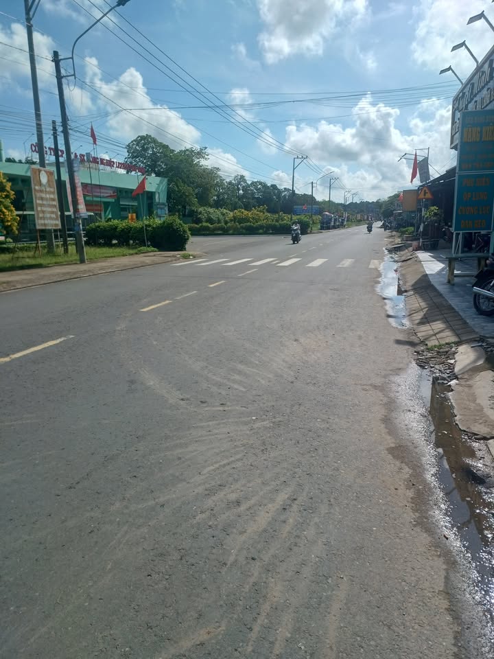 Đất mặt tiền đường nhựa ấp Kóla, Trà Cú 2000m² - Giá chỉ 200 triệu VND, thương lượng tốt!