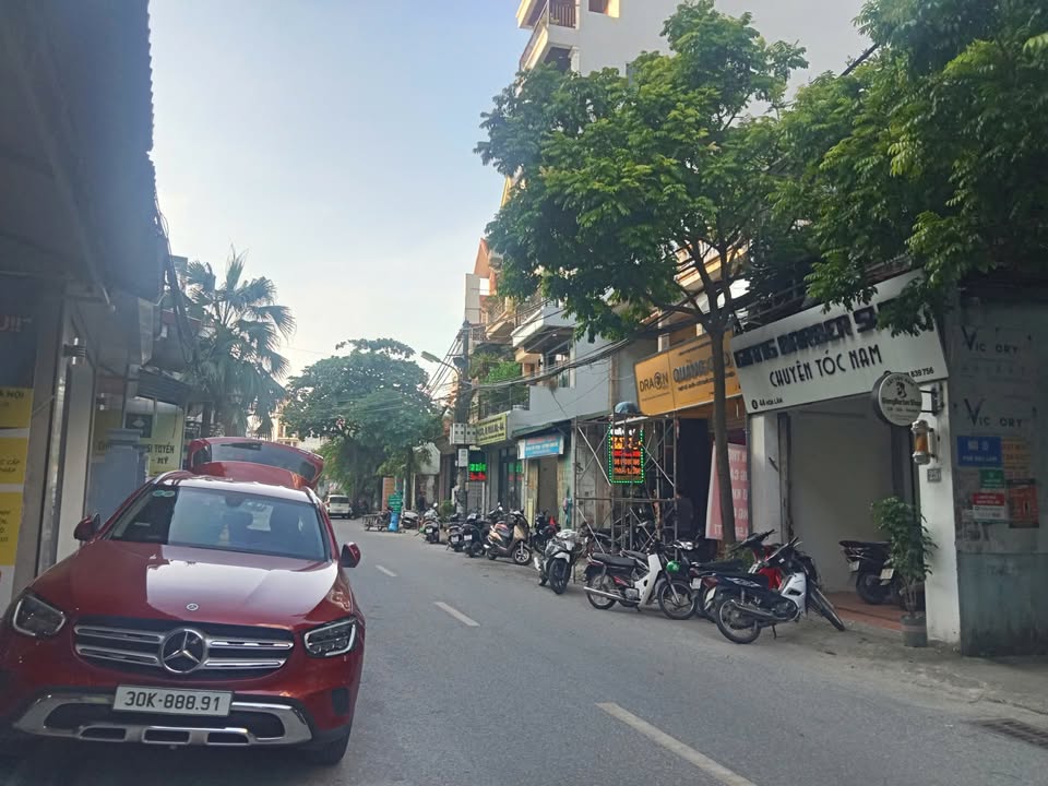 Mặt phố Việt Hưng Long Biên 100m² giá 22 tỷ - Cơ hội đầu tư hấp dẫn!