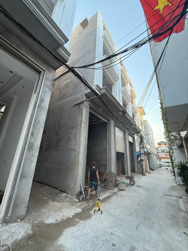 Bán Dãy Nhà 4 Tầng Đường Khúc Thừa Dụ, Hải Phòng - Tiện Nghi, Đẹp, Chính Chủ!