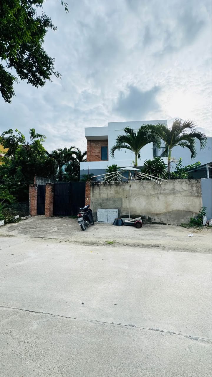 Nhà vườn 186.4m² tại Vĩnh Thái - Giá 6.5 tỷ, vị trí đẹp nghỉ dưỡng!