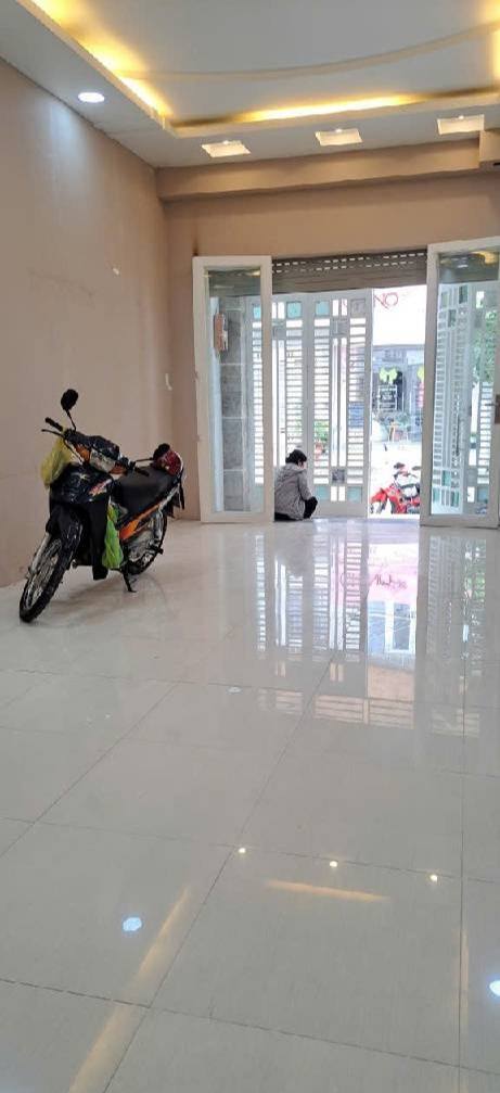 Bán gấp FrontHouse mặt tiền đường 11, quận 7, 74m² giá 17 tỷ - Cơ hội đầu tư sinh lời!