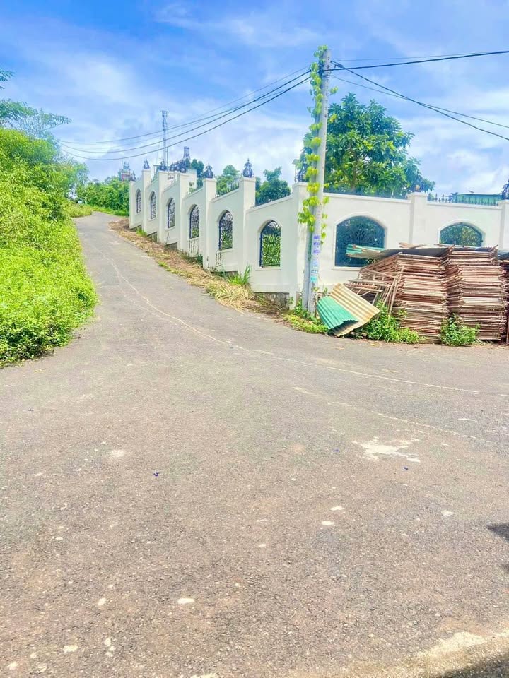 Đất lô góc 2 mặt tiền hẻm 278 Mạc Đỉnh Chi, Bảo Lộc, 187m² - Giá chỉ 1.1 tỷ!