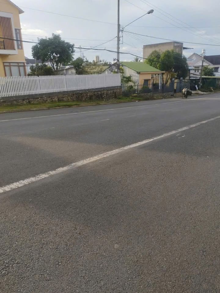 Đất mặt tiền Nguyễn Văn Cừ - 4000m² giá 4 tỷ - Kinh doanh hiệu quả!