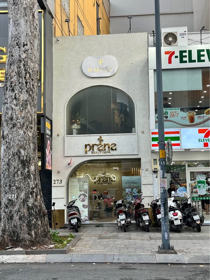 Nhà nguyên căn mặt tiền đường Lý Tự Trọng, Quận 1 - Cho thuê ngay 100 triệu/tháng!