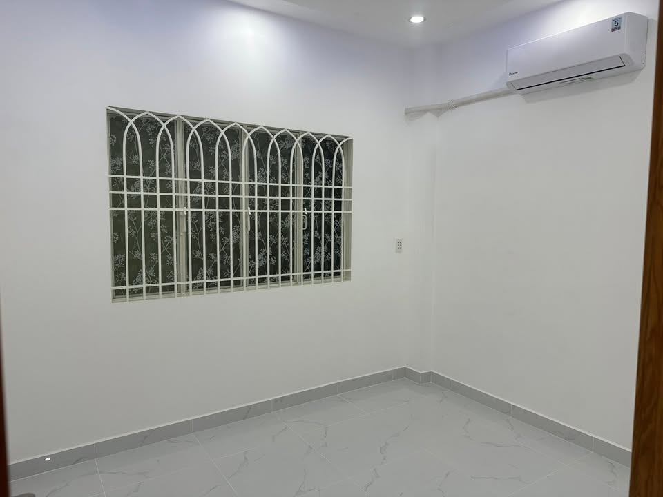 Căn hộ chung cư Cấp nước Phạm Văn Đồng 74m² giá 3.1 tỷ - Nhà mới sửa đẹp, mát mẻ!