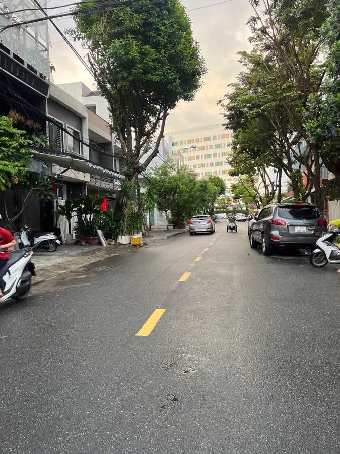 Nhà Mặt Phố Kinh Doanh Lý Nhân Tông 93m² giá 8.9 tỷ - Khu vực sầm uất, tiềm năng sinh lời!