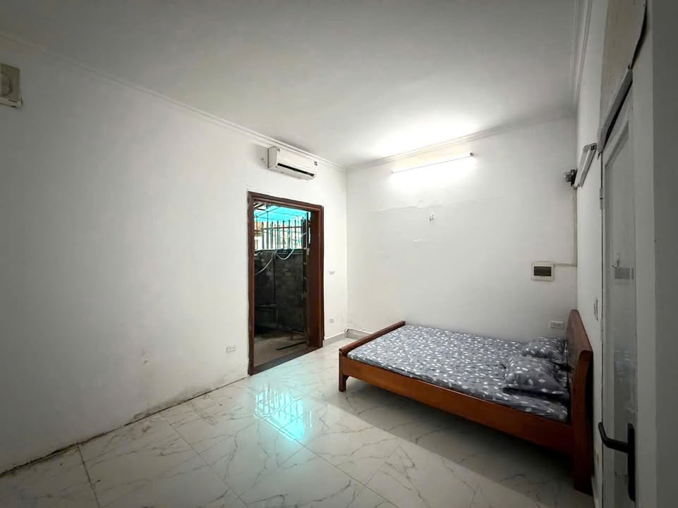 Phòng cho thuê tại B8 tập thể Đồng Xa, Mai Dịch, Cầu Giấy 23m² giá 3 triệu - Tiện nghi đầy đủ!