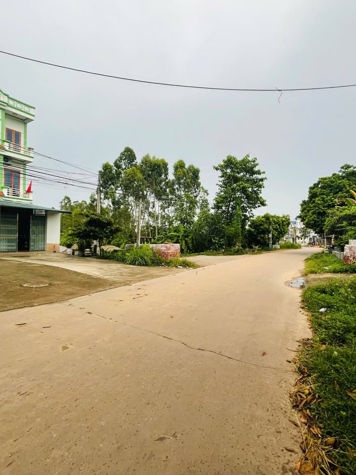 Đất nền Thôn Thượng, Dương Đức 200m² giá chỉ 1.2 tỷ - Kinh doanh sầm uất!