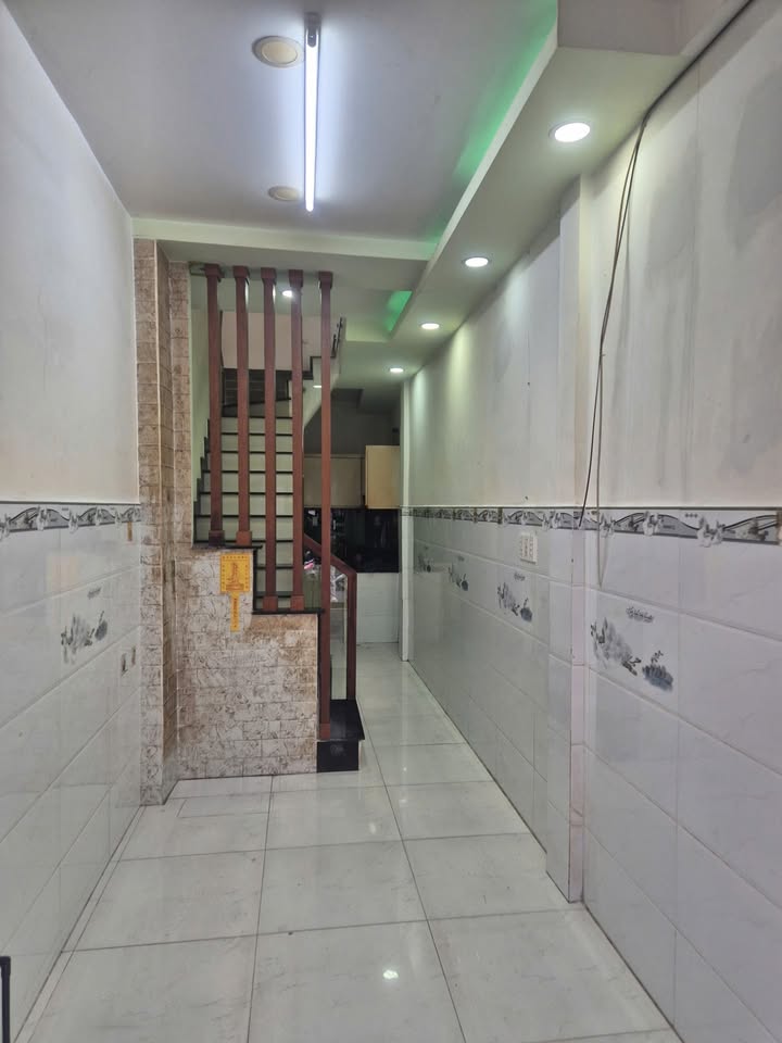 Nhà phố 27.5m² hẻm 5m Kênh Tân Hóa quận Tân Phú giá 6 tỷ - Không thể bỏ lỡ!
