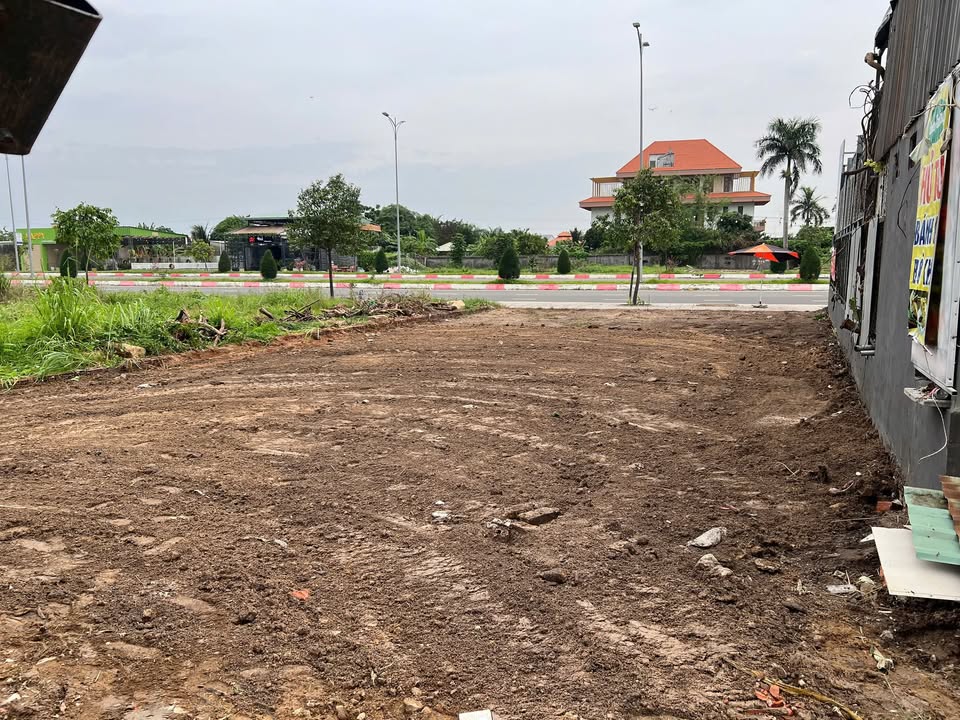 Đất mặt tiền Quốc Lộ 56, Tân Hải, Phú Mỹ 180m² giá 4.9 tỷ - Khu kinh doanh sầm uất!