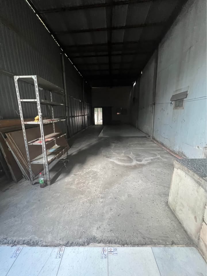 Kho xưởng cho thuê Hóc Môn 175m² giá chỉ 5 triệu - Đường xe tải lớn!