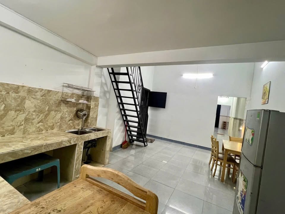 Nhà nguyên căn cho thuê hẻm xe hơi Linh Xuân Thủ Đức 97m² - Giá chỉ 7,5 triệu/tháng!